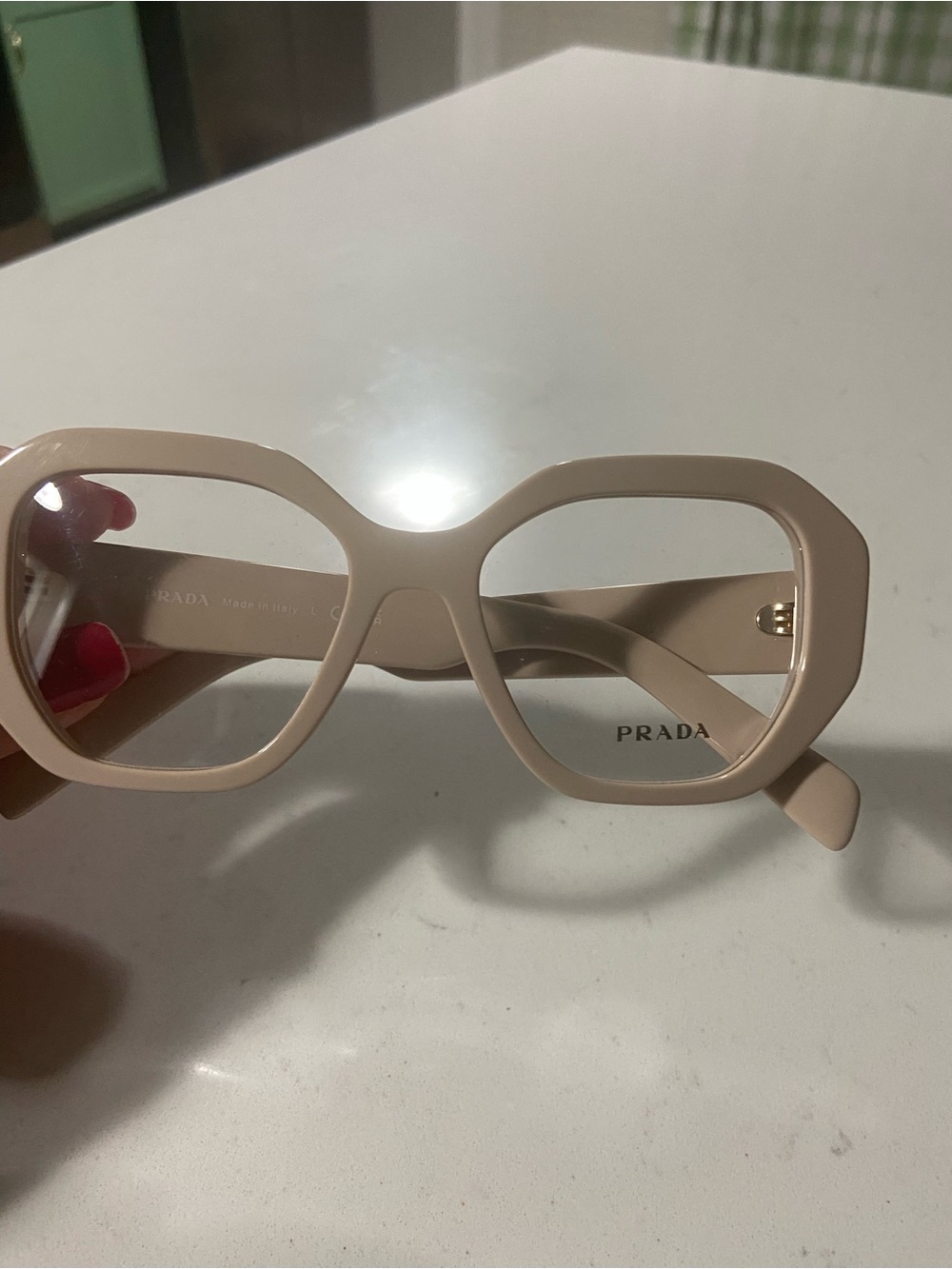 Prada Women’s Beige Oversized Square Sunglasses new without tags - Picture 3 of 4